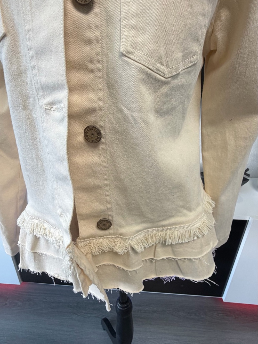 DENIM TopMark Cream Ruffle Hem Fringe Denim Jacket - Size L - Picture 7 of 15